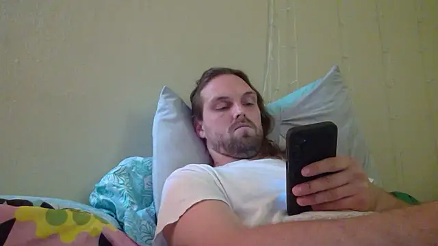 Snapshot of VitaminmanFL chatting on 12-24-24, 06:39 VitaminmanFL online show from 12-24-24, 06:39