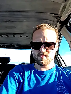 Snapshot of VitaminmanFL chatting on 10-10-25, 09:36 VitaminmanFL online show from 10-10-25, 09:36