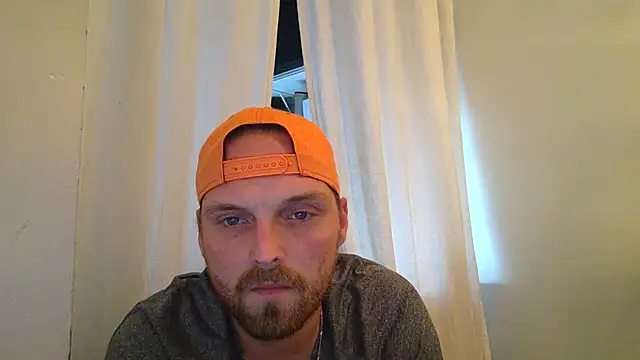 Snapshot of VitaminmanFL chatting on 10-19-25, 12:33 VitaminmanFL online show from 10-19-25, 12:33