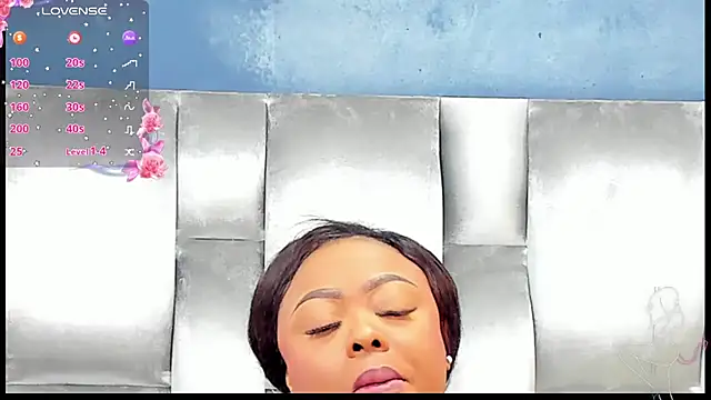 Snapshot of CamilaBenitez chatting on 10-26-25, 04:02 CamilaBenitez online show from 10-26-25, 04:02