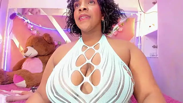 Snapshot of Scarlett-Bonnet chatting on 12-19-24, 10:34 Scarlett-Bonnet online show from 12-19-24, 10:34