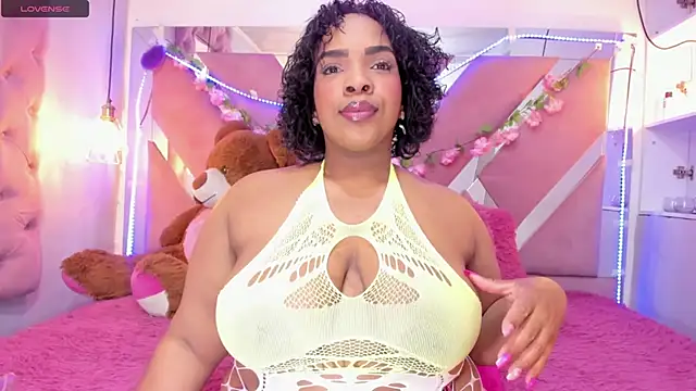 Snapshot of Scarlett-Bonnet chatting on 12-28-24, 04:08 Scarlett-Bonnet online show from 12-28-24, 04:08