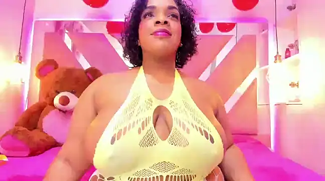 Snapshot of Scarlett-Bonnet chatting on 02-15-25, 04:03 Scarlett-Bonnet online show from 02-15-25, 04:03