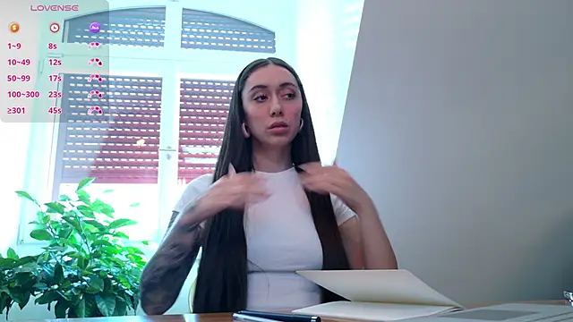 emiliasommer online show from 11-18-25, 12:31