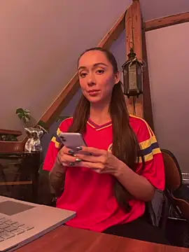 emiliasommer online show from 07-07-26, 07:51