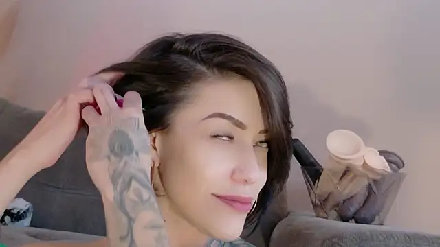 Hannah Borbon online show from 06-15-26, 10:01
