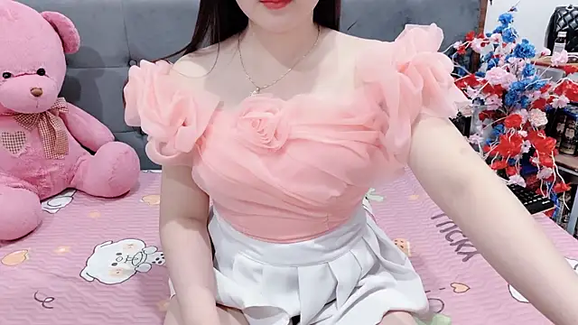 Funikio online show from 04-23-26, 01:29