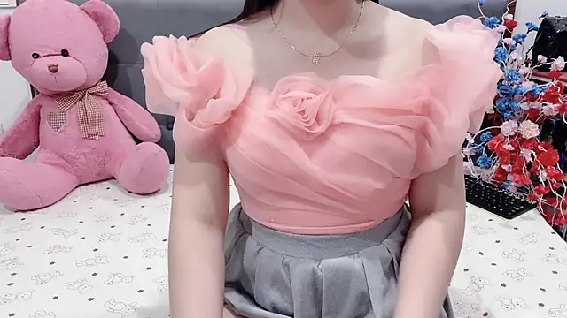 Snapshot of Funikio chatting on 05-06-26, 02:19 Funikio online show from 05-06-26, 02:19