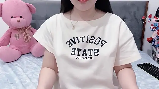 Snapshot of Funikio chatting on 05-16-26, 02:52 Funikio online show from 05-16-26, 02:52