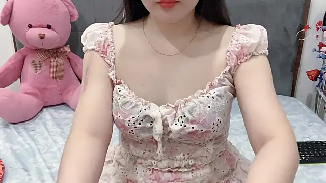 Snapshot of Funikio chatting on 05-17-26, 01:25 Funikio online show from 05-17-26, 01:25