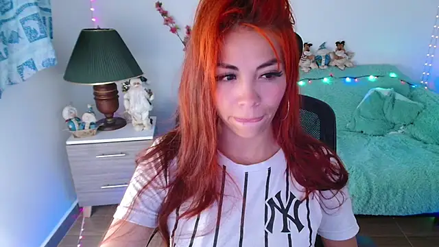 Aylinn diaz online show from 12-22-25, 10:18