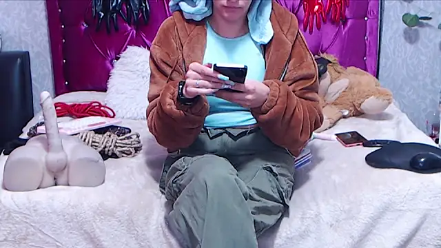 AyshaScott online show from 04-27-26, 01:09