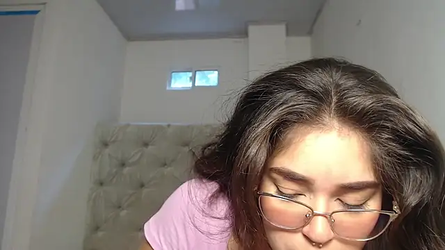 Melody phillips2 online show from 10-16-25, 03:35