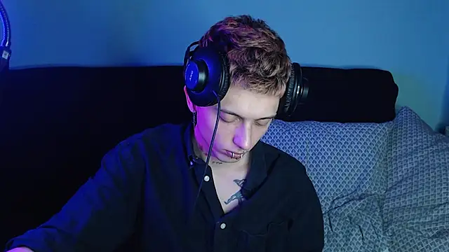 axxxturel online show from 12-12-24, 09:04