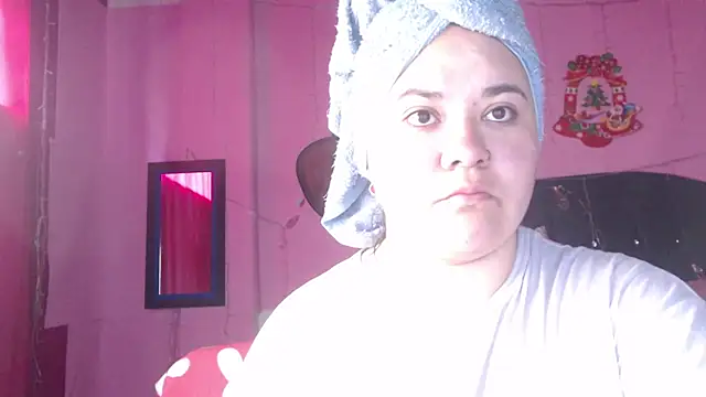 NikkiRous  online show from 10-28-25, 01:03