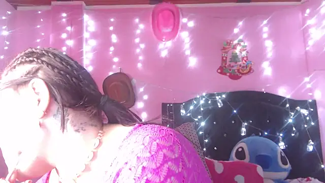 NikkiRous  online show from 11-13-25, 02:38