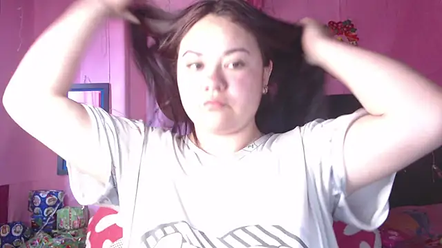 Snapshot of NikkiRous_ chatting on 12-18-25, 01:39 NikkiRous online show from 12-18-25, 01:39