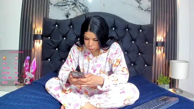 Giorgina Parado online show from 04-25-26, 04:04