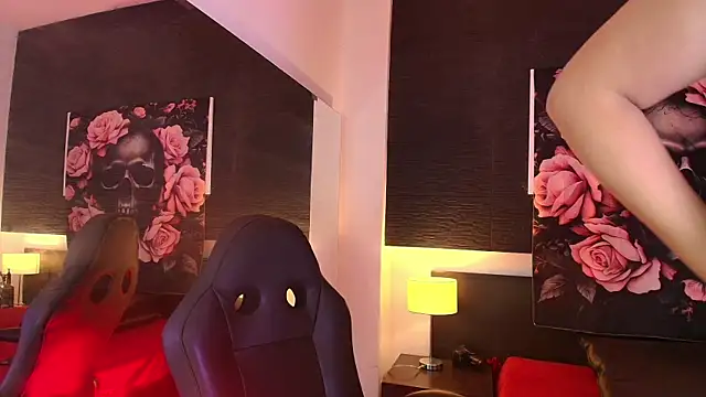 EvaaFoxxy1 online show from 04-23-26, 12:15