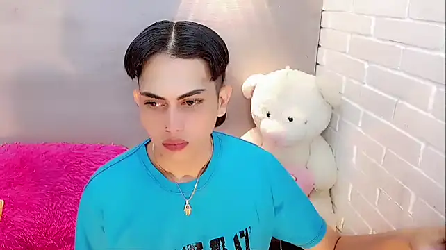 Snapshot of Daniela_Pink_ chatting on 01-14-26, 07:41 Daniela Pink online show from 01-14-26, 07:41