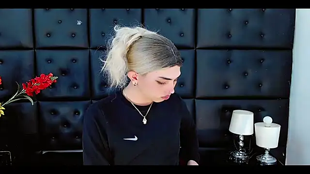 Snapshot of Daniela_Pink_ chatting on 02-17-26, 07:09 Daniela Pink online show from 02-17-26, 07:09