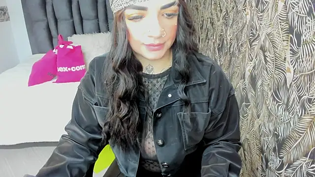 Snapshot of Anhell7_x chatting on 11-06-25, 07:37 Anhell7 x online show from 11-06-25, 07:37