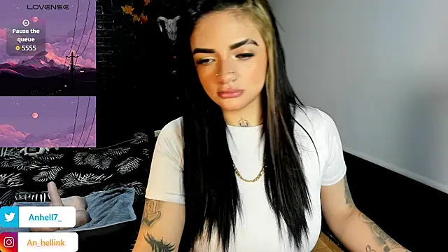 Snapshot of Anhell7_x chatting on 12-01-25, 08:03 Anhell7 x online show from 12-01-25, 08:03