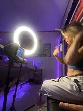 Snapshot of SarahStarr2020 chatting on 01-12-25, 03:57 SarahStarr2020 online show from 01-12-25, 03:57