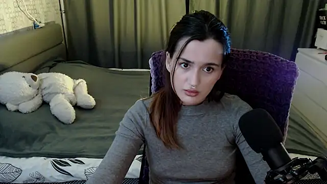 KiraYammy online show from 12-19-24, 10:21