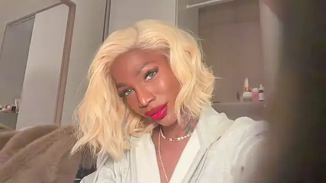 Snapshot of _lizsamantha chatting on 12-16-25, 12:59 lizsamantha online show from 12-16-25, 12:59