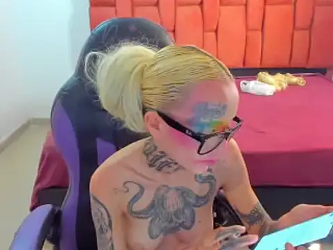 Snapshot of barbara_anal_squirt_ chatting on 02-20-25, 04:36 barbara anal squirt online show from 02-20-25, 04:36