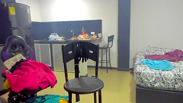 Snapshot of barbara_anal_squirt_ chatting on 03-09-25, 02:43 barbara anal squirt online show from 03-09-25, 02:43