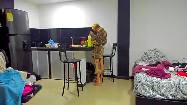 Snapshot of barbara_anal_squirt_ chatting on 03-13-25, 08:59 barbara anal squirt online show from 03-13-25, 08:59