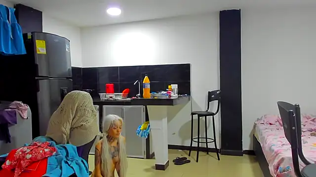 Snapshot of barbara_anal_squirt_ chatting on 03-21-25, 09:45 barbara anal squirt online show from 03-21-25, 09:45