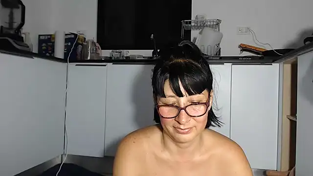 HellenLatin online show from 07-04-26, 03:56