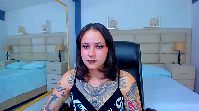 AnnyThompson  online show from 10-26-25, 08:59