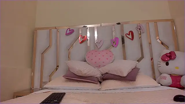 Snapshot of TifanyChill chatting on 02-12-25, 05:16 TifanyChill online show from 02-12-25, 05:16