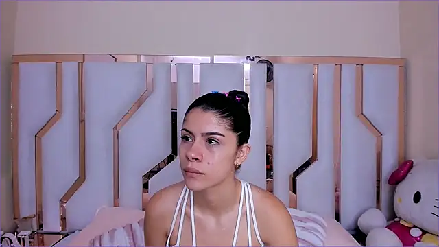 Snapshot of TifanyChill chatting on 11-08-25, 05:23 TifanyChill online show from 11-08-25, 05:23