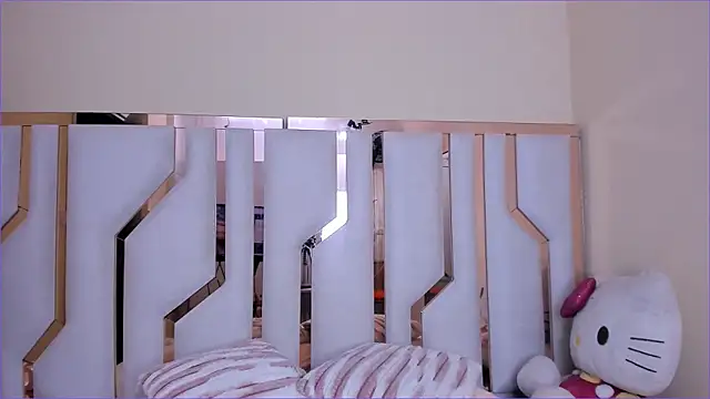 Snapshot of TifanyChill chatting on 11-09-25, 05:55 TifanyChill online show from 11-09-25, 05:55