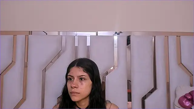 Snapshot of TifanyChill chatting on 12-04-25, 05:54 TifanyChill online show from 12-04-25, 05:54