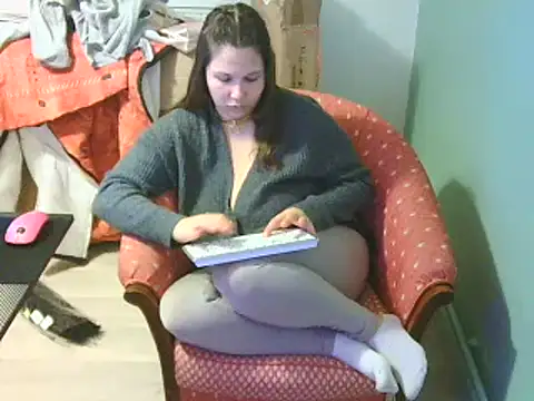 Snapshot of minette-sexy chatting on 12-18-24, 06:35 minette-sexy online show from 12-18-24, 06:35