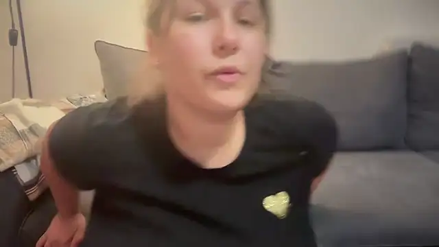 Snapshot of minette-sexy chatting on 10-01-25, 08:59 minette-sexy online show from 10-01-25, 08:59