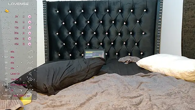 Snapshot of online_bestie chatting on 01-13-25, 12:09 online bestie online show from 01-13-25, 12:09