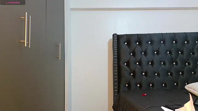 Snapshot of online_bestie chatting on 02-10-25, 08:42 online bestie online show from 02-10-25, 08:42