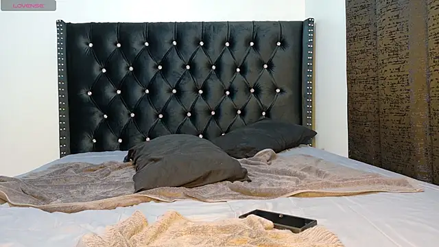 Snapshot of online_bestie chatting on 03-17-25, 06:29 online bestie online show from 03-17-25, 06:29