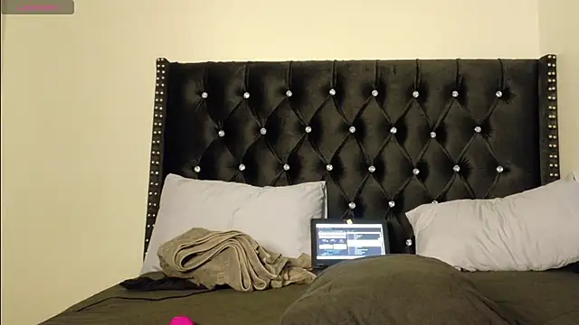 Snapshot of online_bestie chatting on 11-10-25, 07:07 online bestie online show from 11-10-25, 07:07