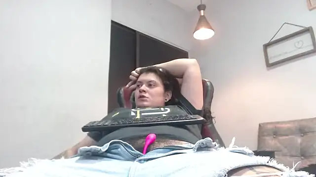 Snapshot of snowflake_xxx chatting on 11-18-25, 03:12 snowflake xxx online show from 11-18-25, 03:12