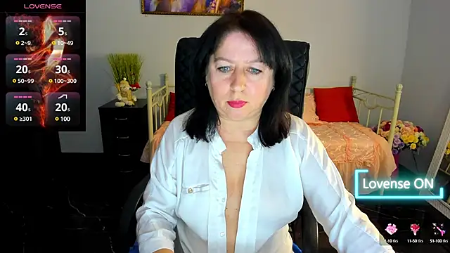 Julia Dean online show from 02-08-25, 04:25