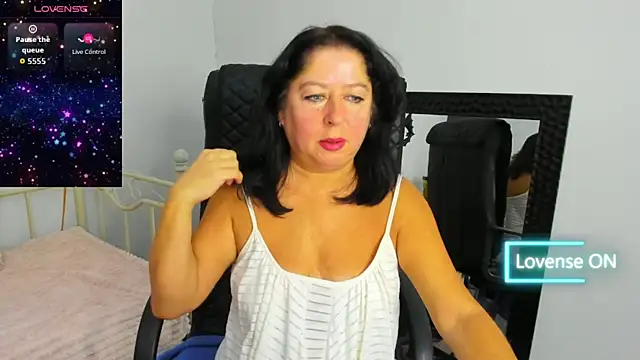 Julia Dean online show from 11-15-25, 12:56