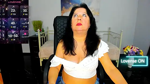 Julia Dean online show from 05-15-26, 11:50